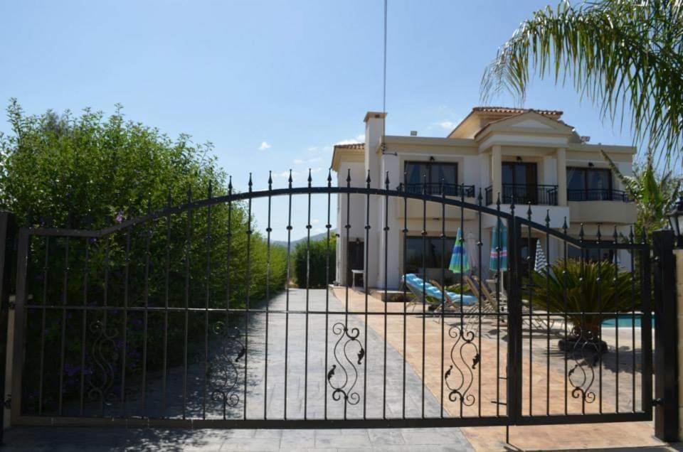 Dora' S Villa Argaka Buitenkant foto